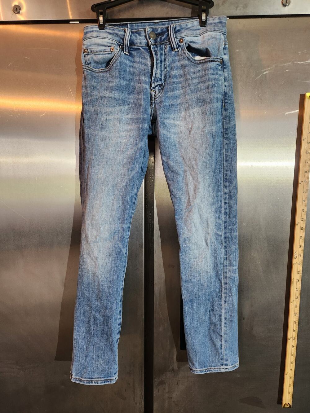 American Eagle Slim Straight Jeans Women's Medium Wash Whiskered
